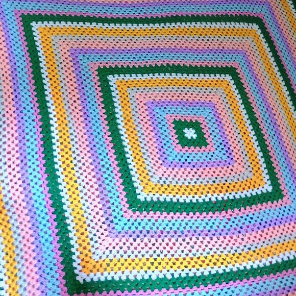 Vintage 80s handmade colorful crochet afghan 🧶 - Picture 2 of 9